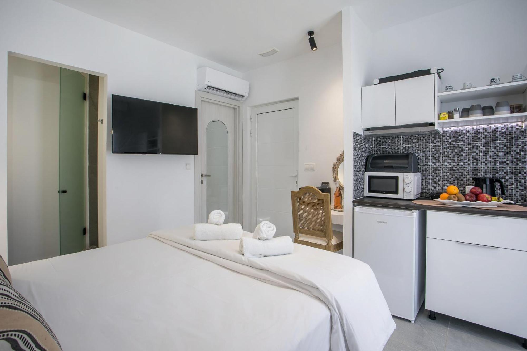 Calma Luxury Studios & Suites Faliraki Eksteriør billede