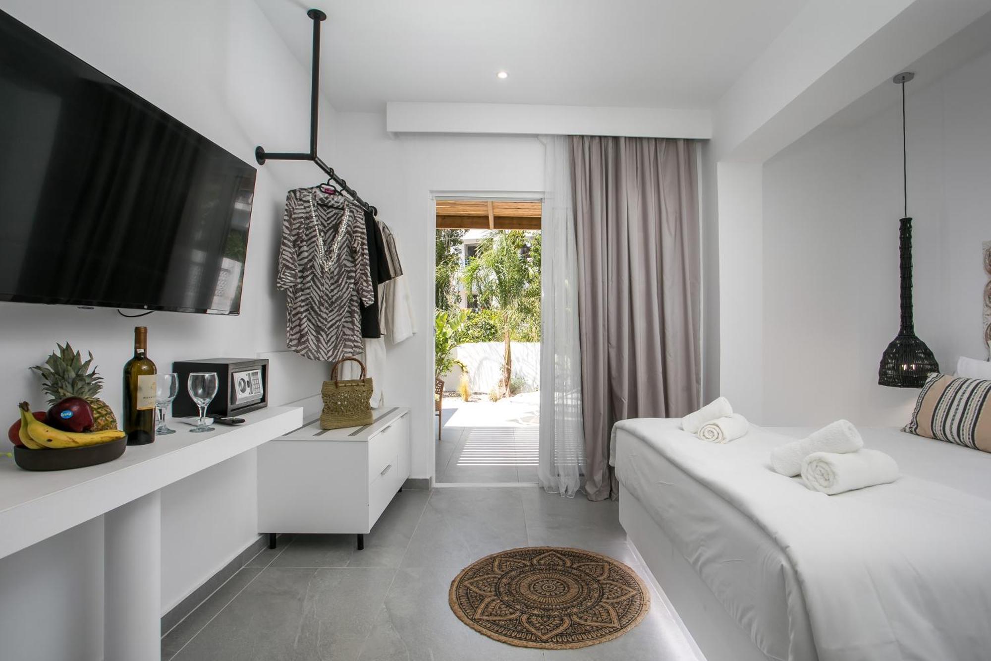Calma Luxury Studios & Suites Faliraki Eksteriør billede